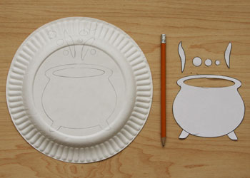 Colour changing cauldron paper plate craft
