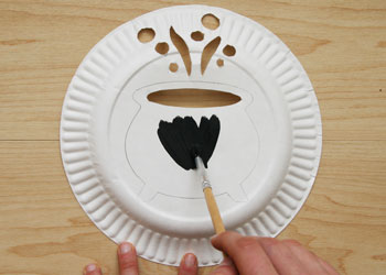 Colour changing cauldron paper plate craft