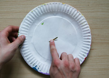 Colour changing cauldron paper plate craft