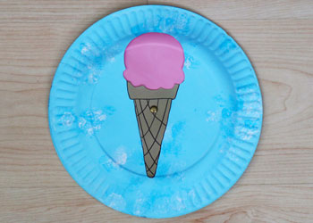 Colour changing ice cream paper plate craft